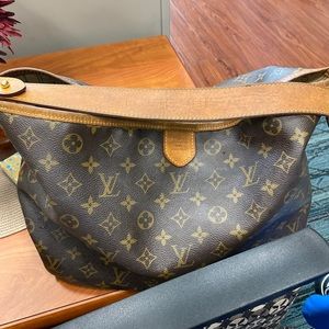 Delightful Louis Vuitton Purse